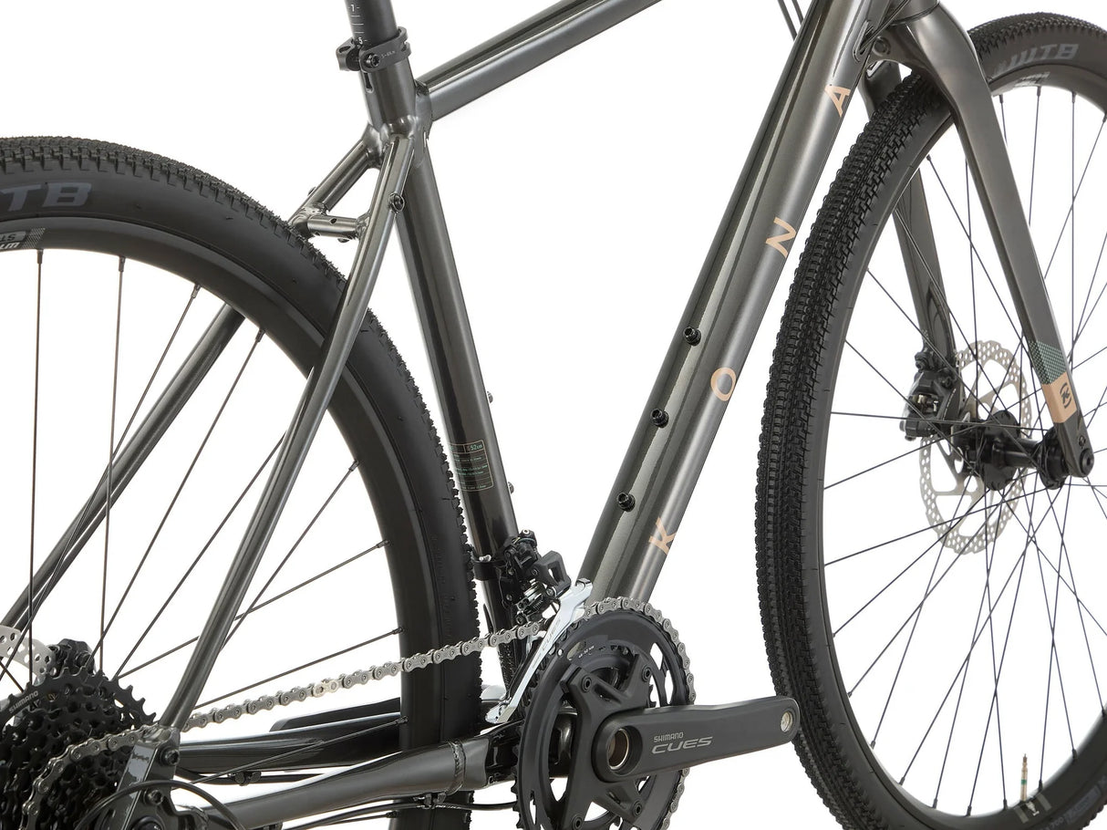 Vue des roues WTB ST i23 TCS et des pneus WTB Vulpine du Kona Libre G2.