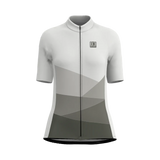 Tissu perforé et séchage rapide : le maillot Badlands offre fraîcheur et confort pour vos sorties de vélo sous le soleil du Québec.