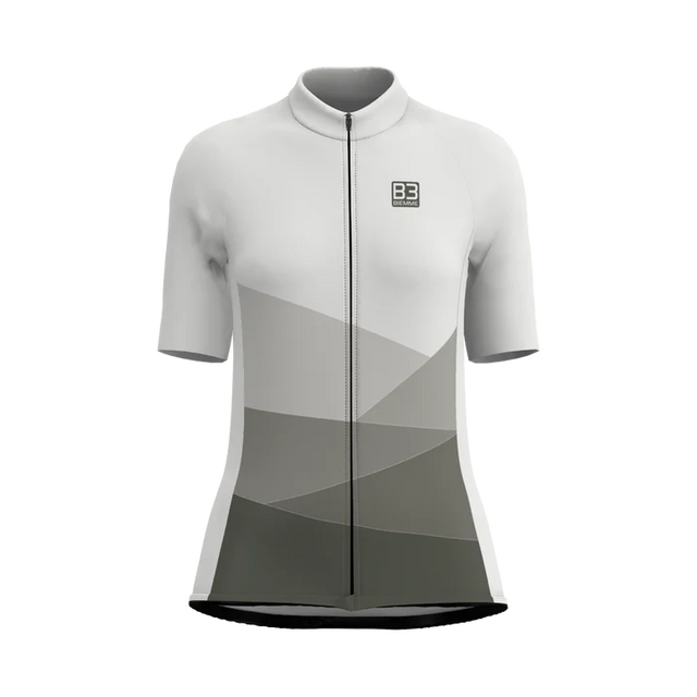 Tissu perforé et séchage rapide : le maillot Badlands offre fraîcheur et confort pour vos sorties de vélo sous le soleil du Québec.