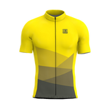Confort actif et respirabilité maximale. Tissu perforé, coupe ajustée et finitions haut de gamme pour un maillot prêt à performer.
