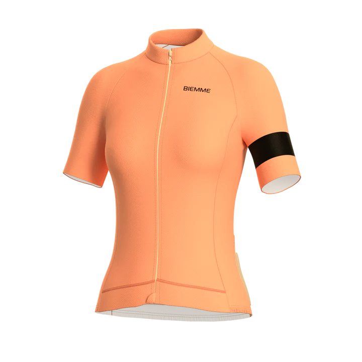 Léger, respirant et ajusté : le maillot parfait pour vos sorties quotidiennes, de l'entraînement matinal aux longues randonnées.