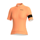Léger, respirant et ajusté : le maillot parfait pour vos sorties quotidiennes, de l'entraînement matinal aux longues randonnées.
