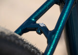 Détail du cintre drop évasé à 16 degrés du Marin Gestalt 1 2026, avec commandes intégrées Shimano CUES à portée de main pour plus de contrôle en descente.