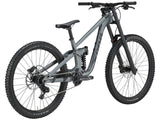 Gros plan du cadre en aluminium robuste du vélo de montagne Kona Process X taillé pour l'enduro