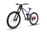Détail de la fourche double té RockShox Boxxer à 200 mm de débattement du Marin Quake 2026, avec axe Maxle Stealth 20 mm, conçue pour encaisser les plus gros impacts en descente.