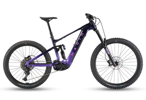 Vélo de montagne électrique Marin Alpine Trail E1 2026 en coloris Purple Fade, vue latérale complète montrant le cadre Series 4 Alloy et les roues mixtes 29 et 27,5 pouces.