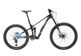 Vélo de montagne semi-rigide Marin Alpine Trail vu de profil sur fond neutre en studio, cadre léger en aluminium