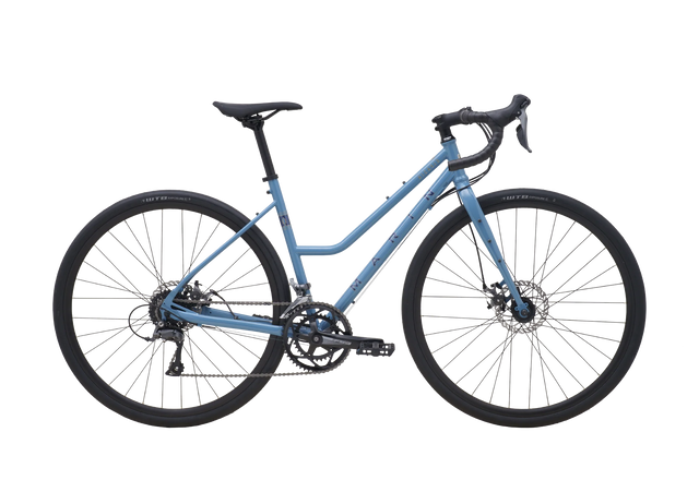 Vélo gravel urbain à cadre ouvert Marin Nicasio 1 ST 2025, coloris Blue, en vue latérale complète. On y voit le cadre en acier chromoly à double épaisseur, le cintre drop évasé et les pneus WTB Exposure 700x36c.