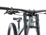 Gros plan de la transmission et du pédalier du vélo de montagne Kona Process X pour un passage de vitesse fluide